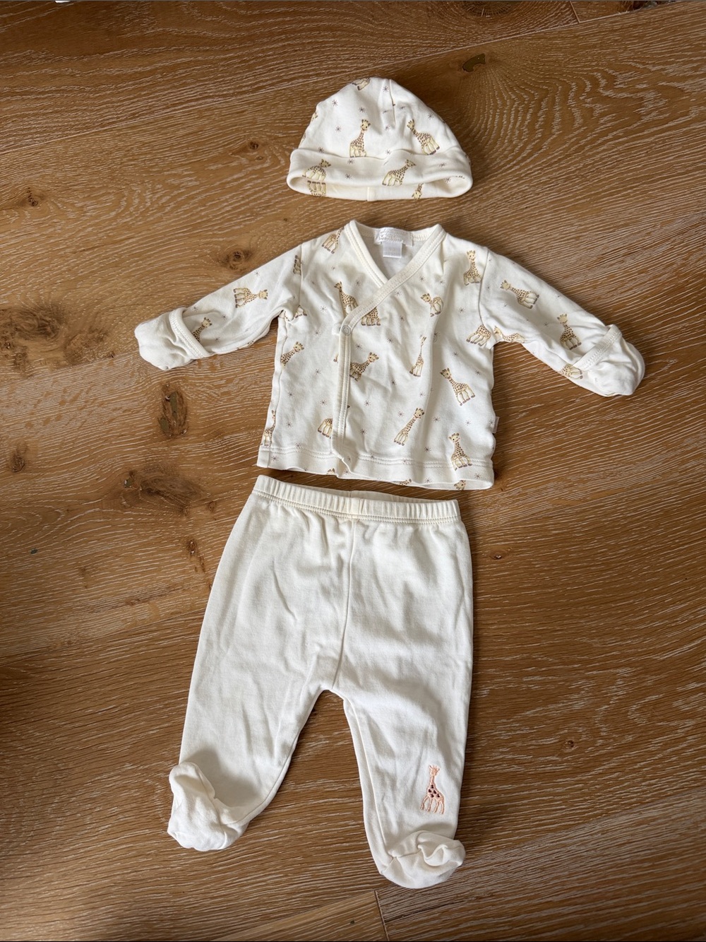 Kissy Kissy Three Piece Newborn Giraffe-Print Baby Pajama Set with Hat